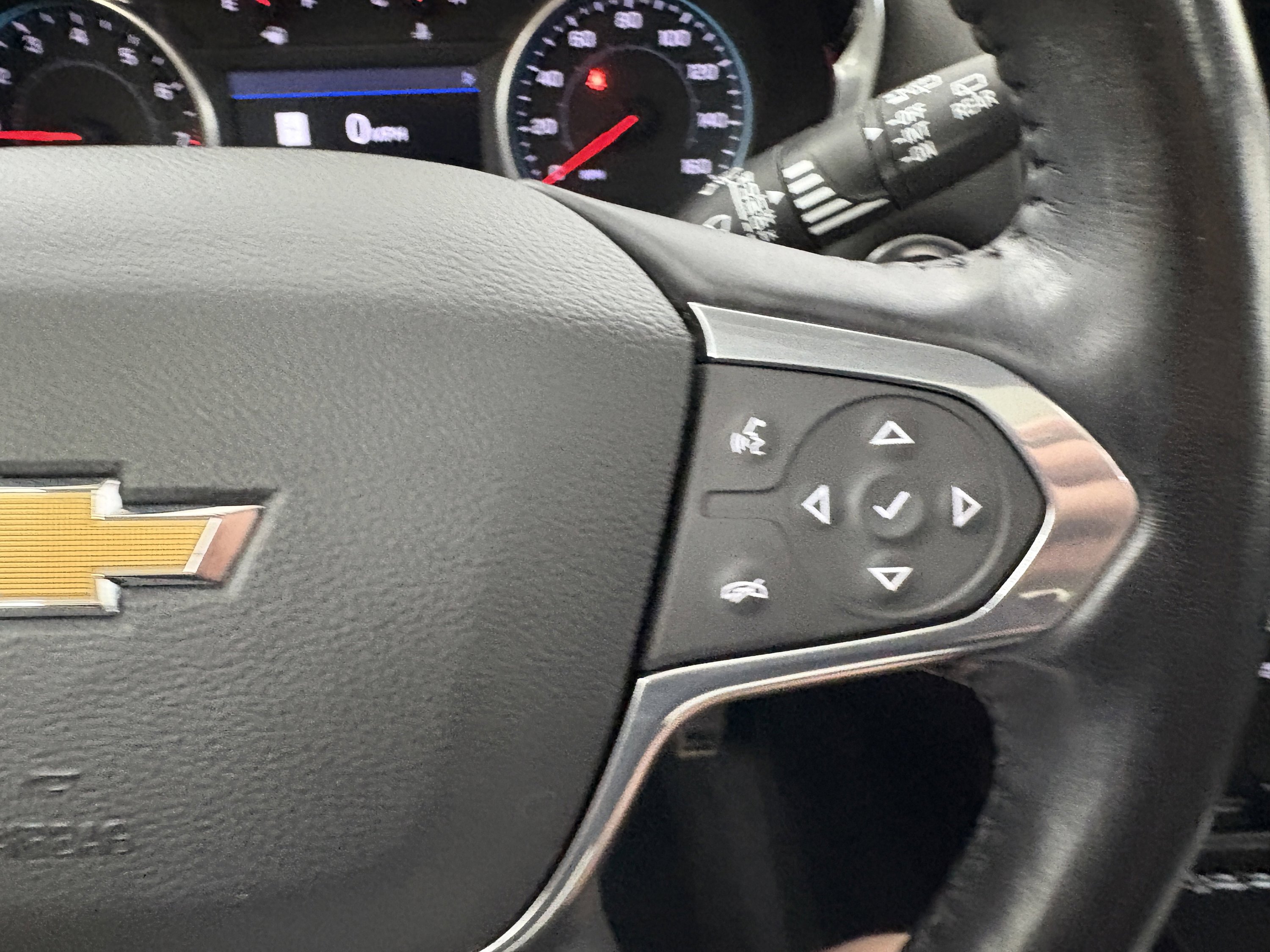 Used 2020 Chevrolet Traverse Premier image 36