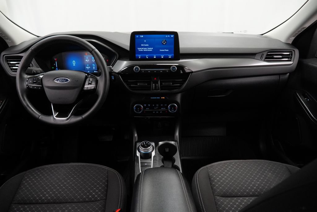 Used 2024 Ford Escape Active AWD/4WD image 3