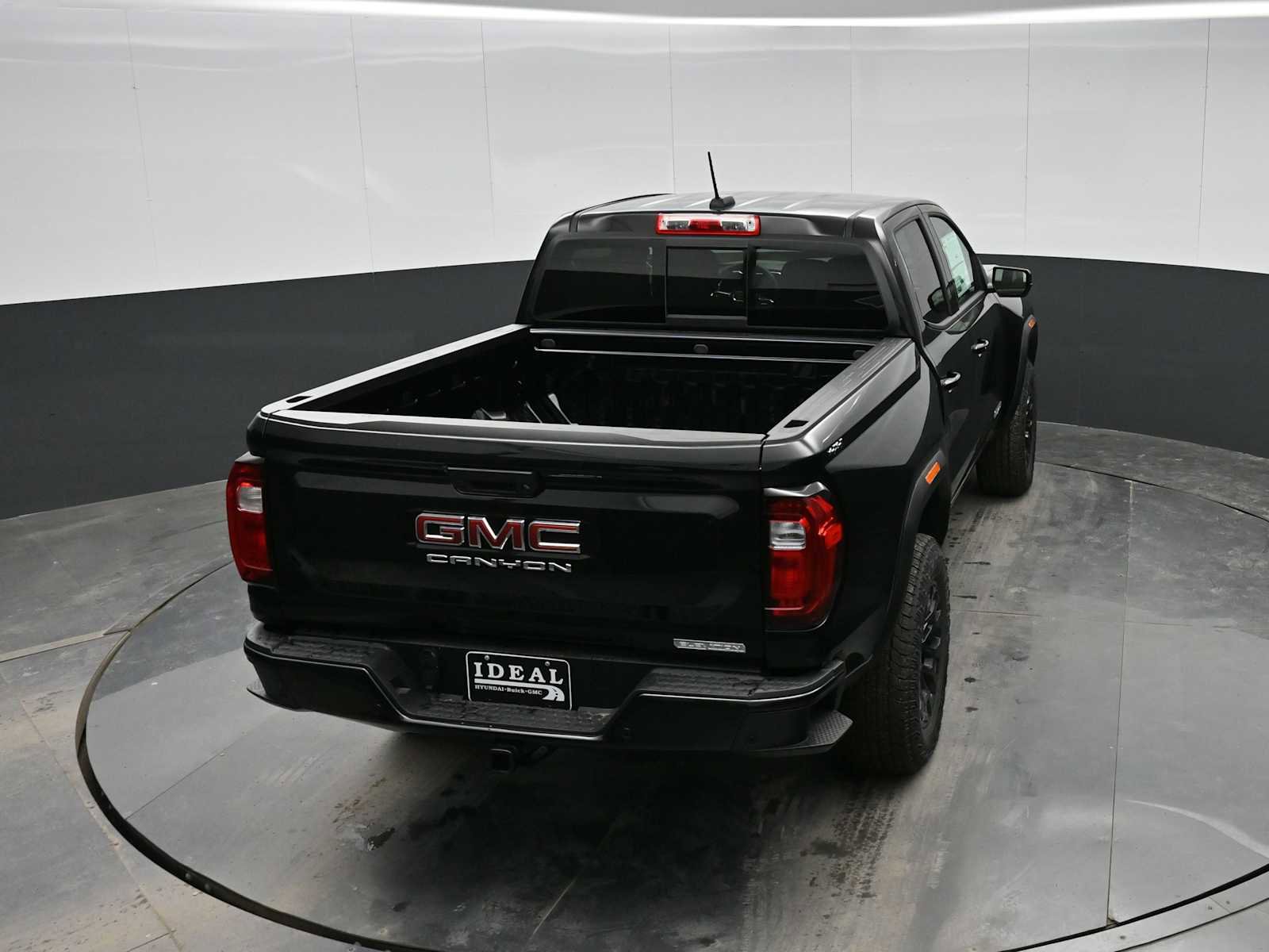 New 2026 GMC Canyon Elevation w/ Convenience Package image 27