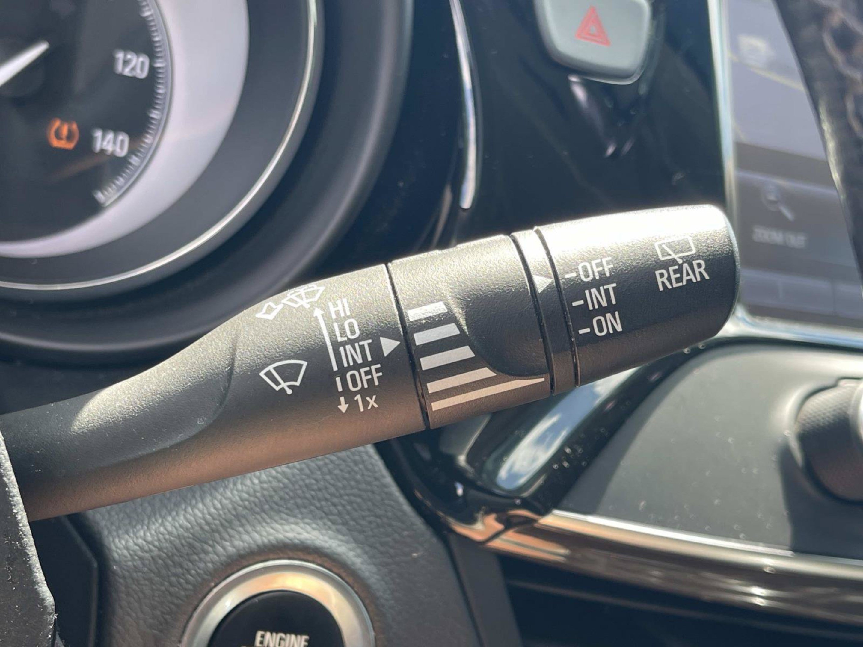 Used 2020 Buick Envision Essence FWD image 40