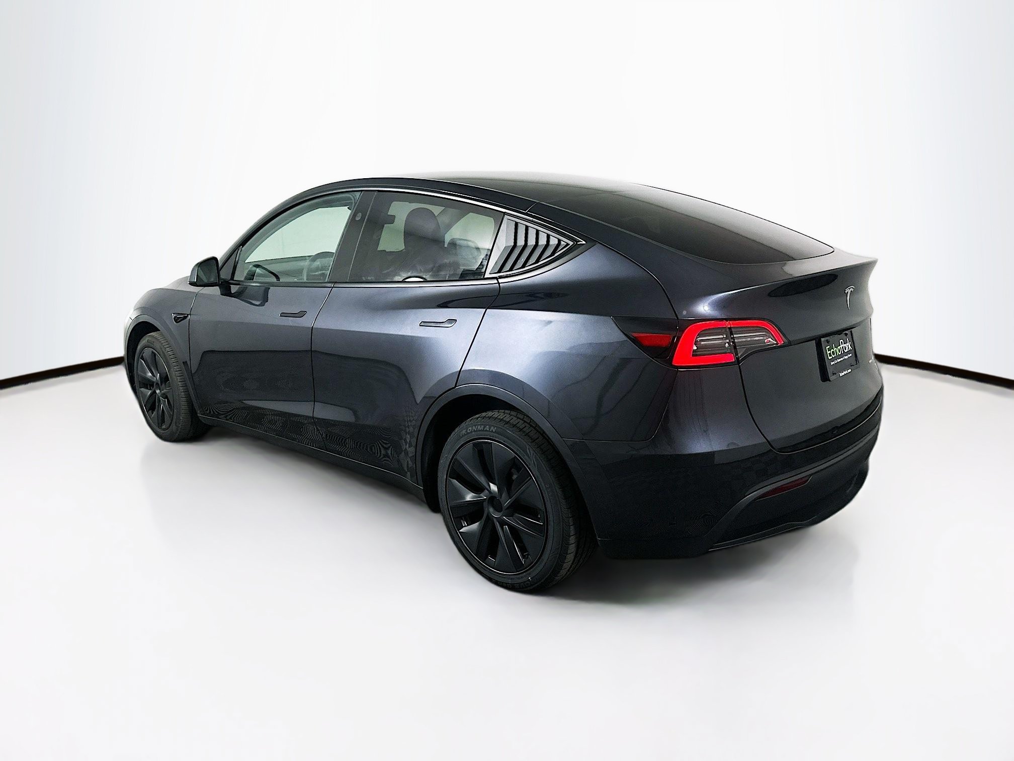 Used 2024 Tesla Model Y Long Range AWD/4WD image 5