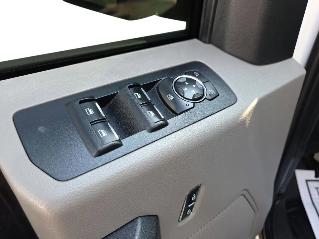 Used 2015 Ford F150 XL w/ Equipment Group 101A Mid AWD/4WD image 13