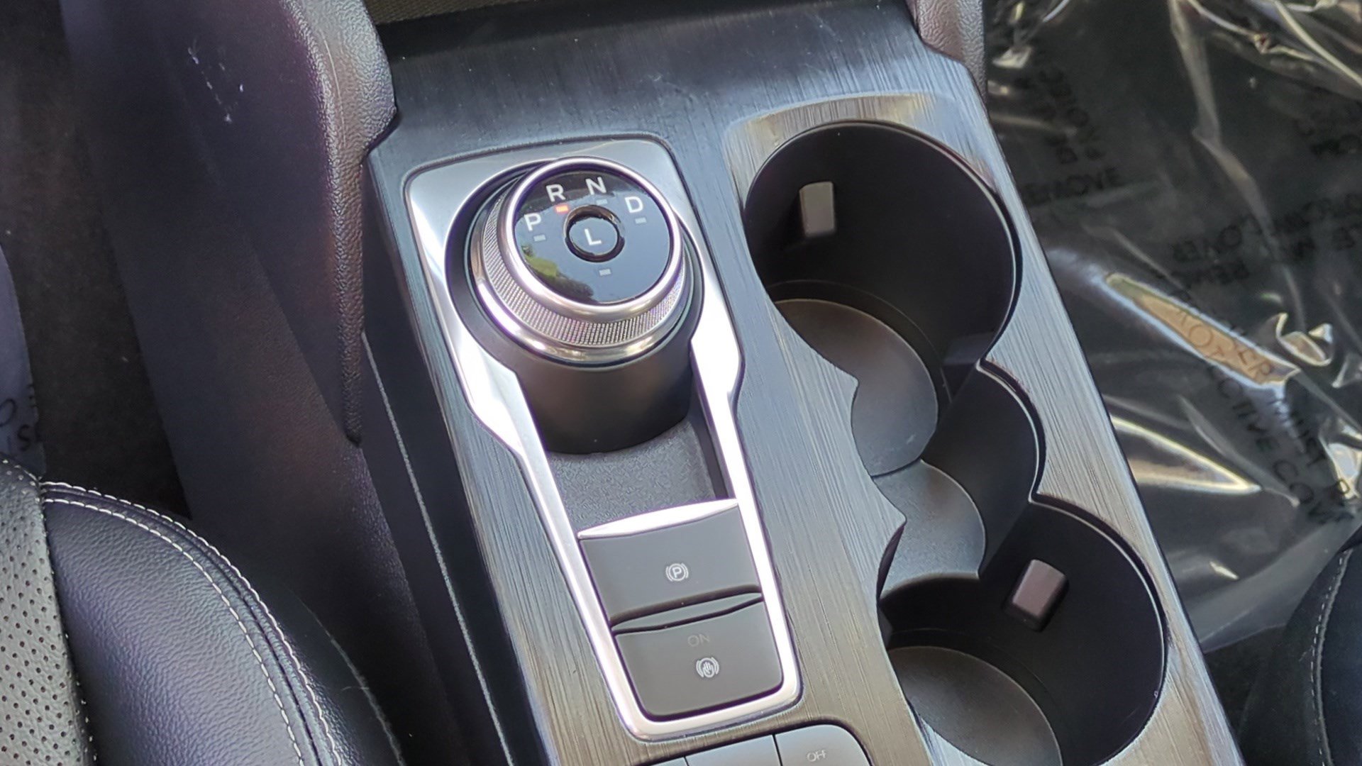 Used 2022 Ford Escape Titanium w/ Class II Trailer Tow Package image 27