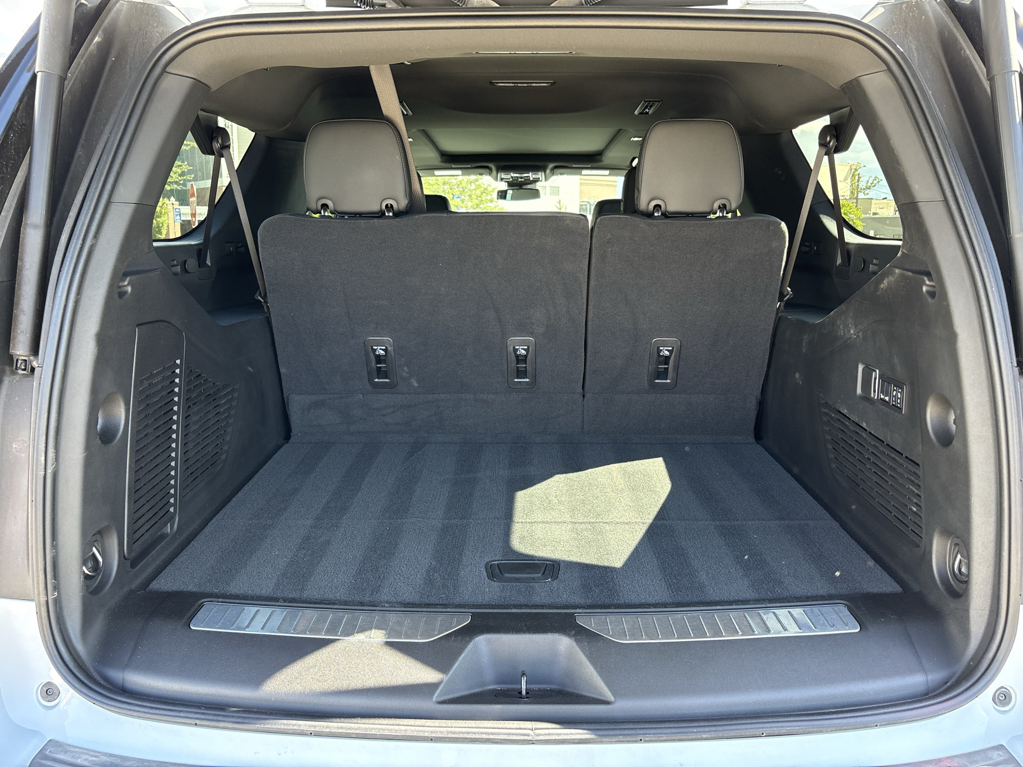 Used 2026 GMC Yukon XL Denali w/ Sun & Power Step Package AWD/4WD image 8