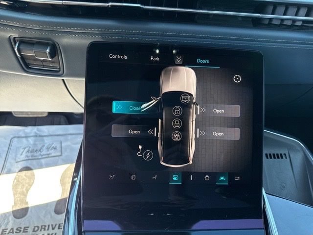 Used 2025 Cadillac Escalade IQ Luxury 2 w/ LPO, Premium Carpet Package AWD/4WD image 33