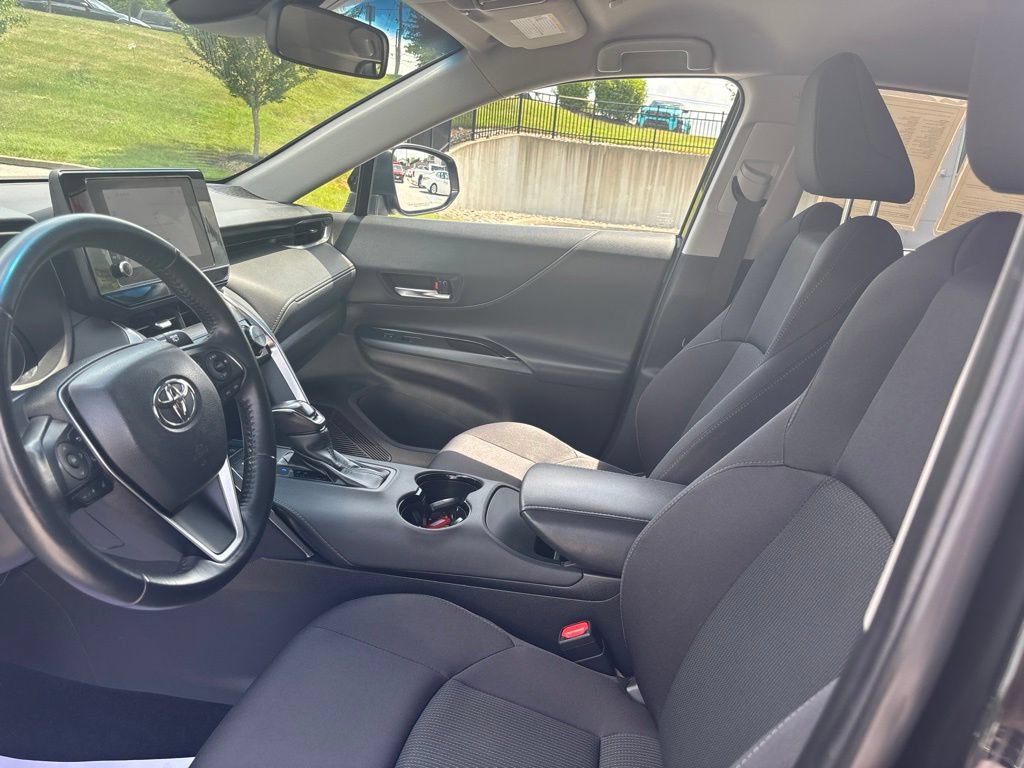 Used 2023 Toyota Venza LE AWD/4WD image 36