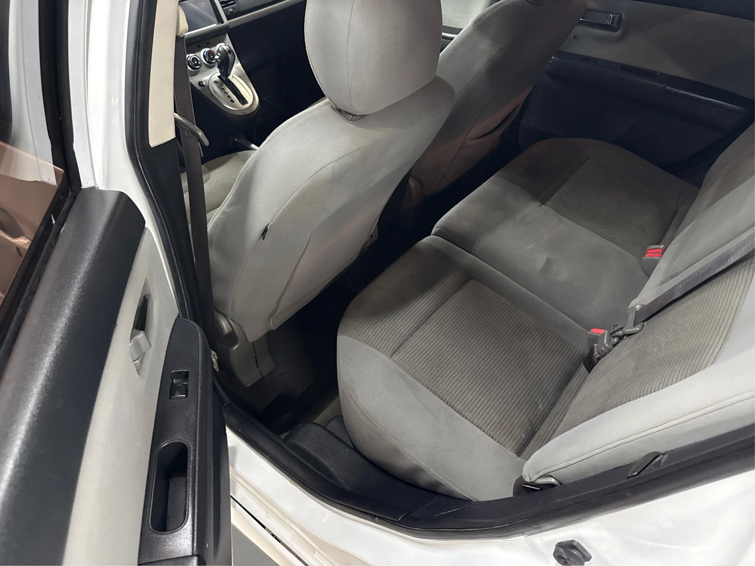 Used 2012 Nissan Sentra 2.0 SR w/ Special Edition Pkg FWD image 13