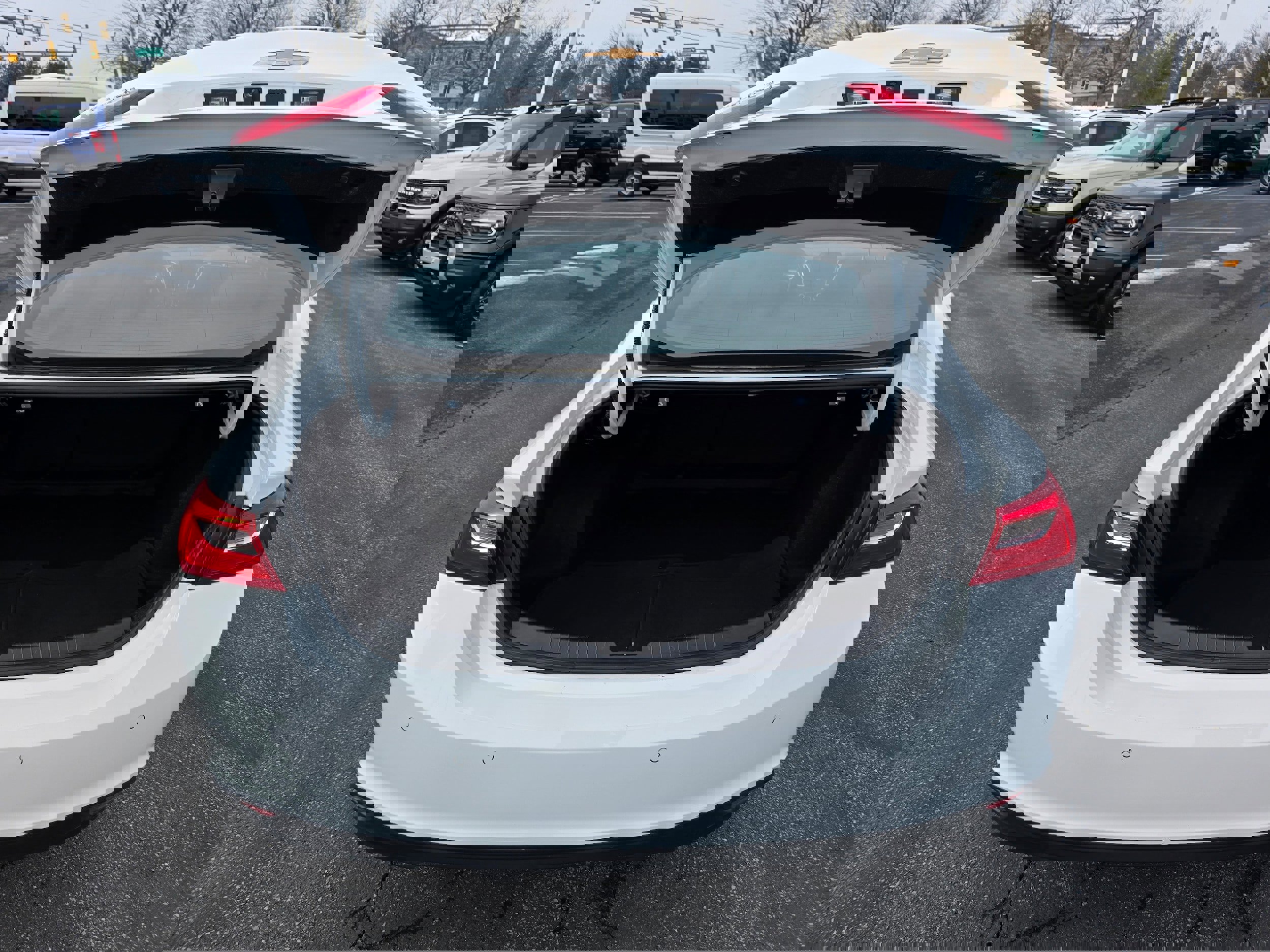 Used 2024 Chevrolet Malibu LT image 9