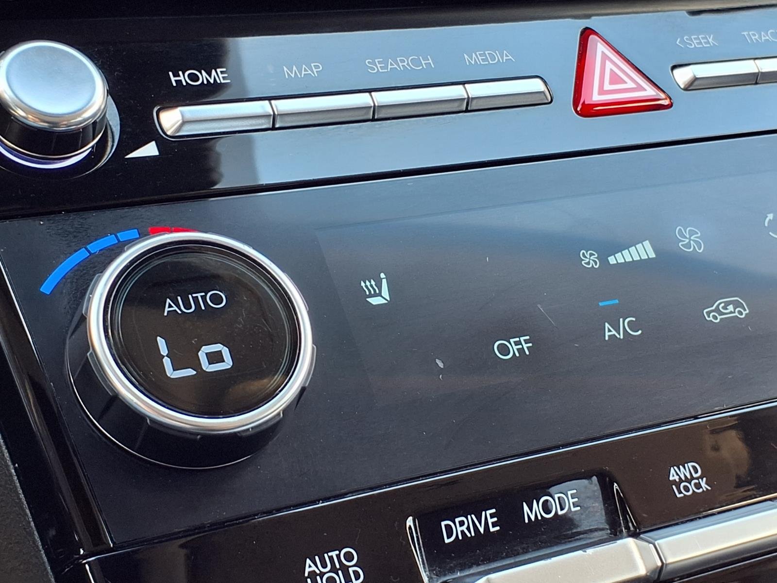 Used 2026 Hyundai Santa Fe SEL AWD/4WD image 5
