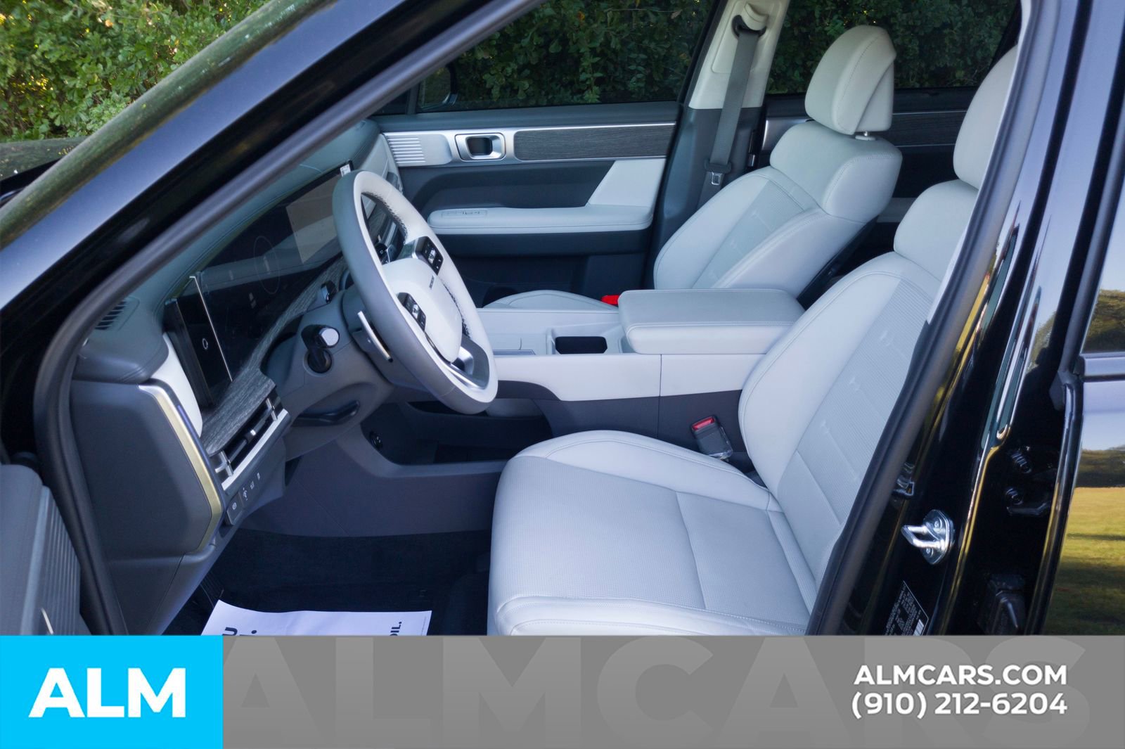 Used 2025 Hyundai Santa Fe Calligraphy image 17