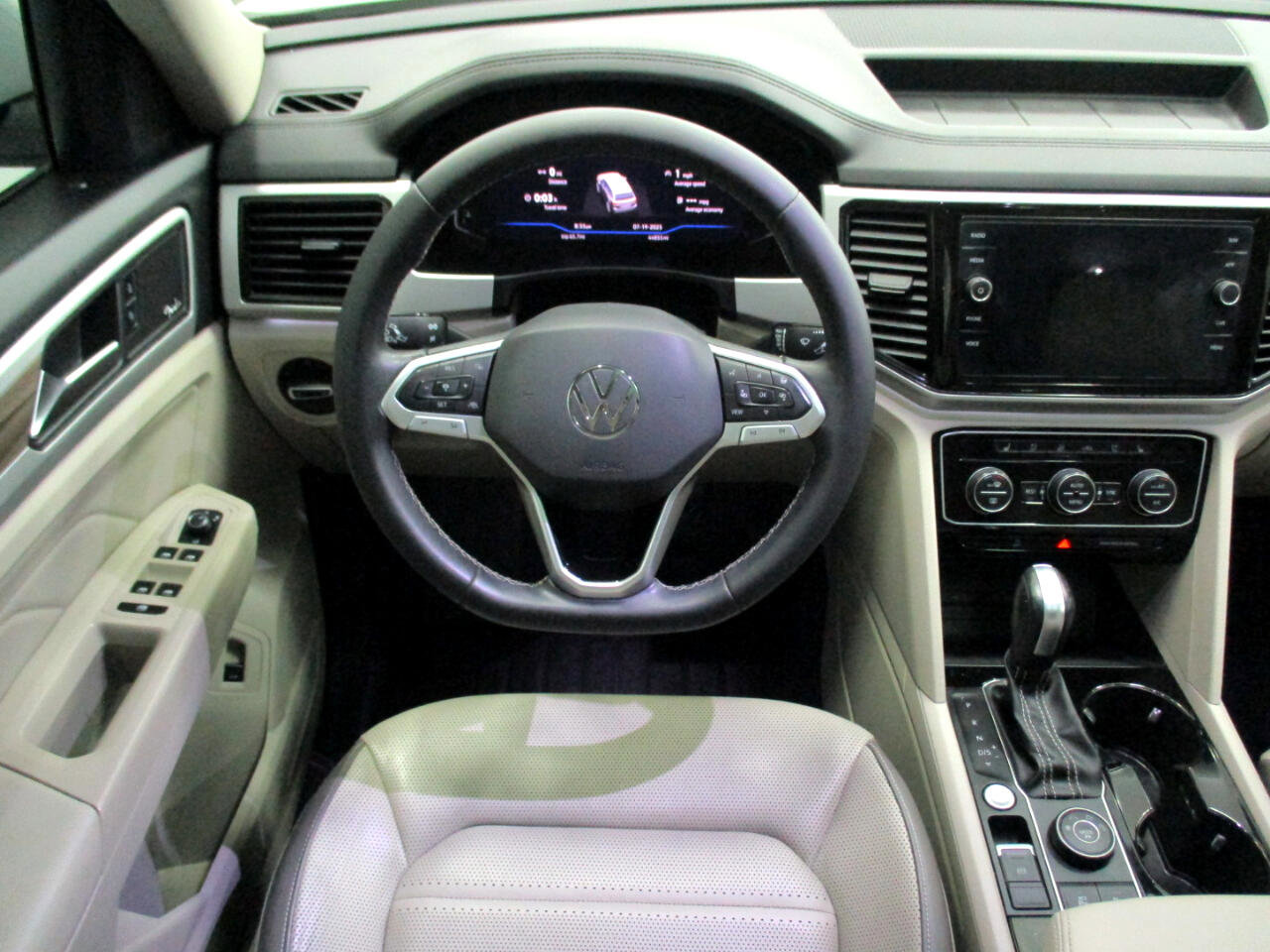 Used 2021 Volkswagen Atlas SEL Premium image 19