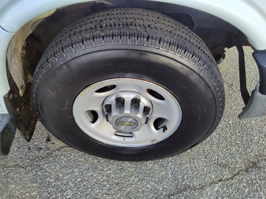 Used 2012 Chevrolet Express 3500 image 22