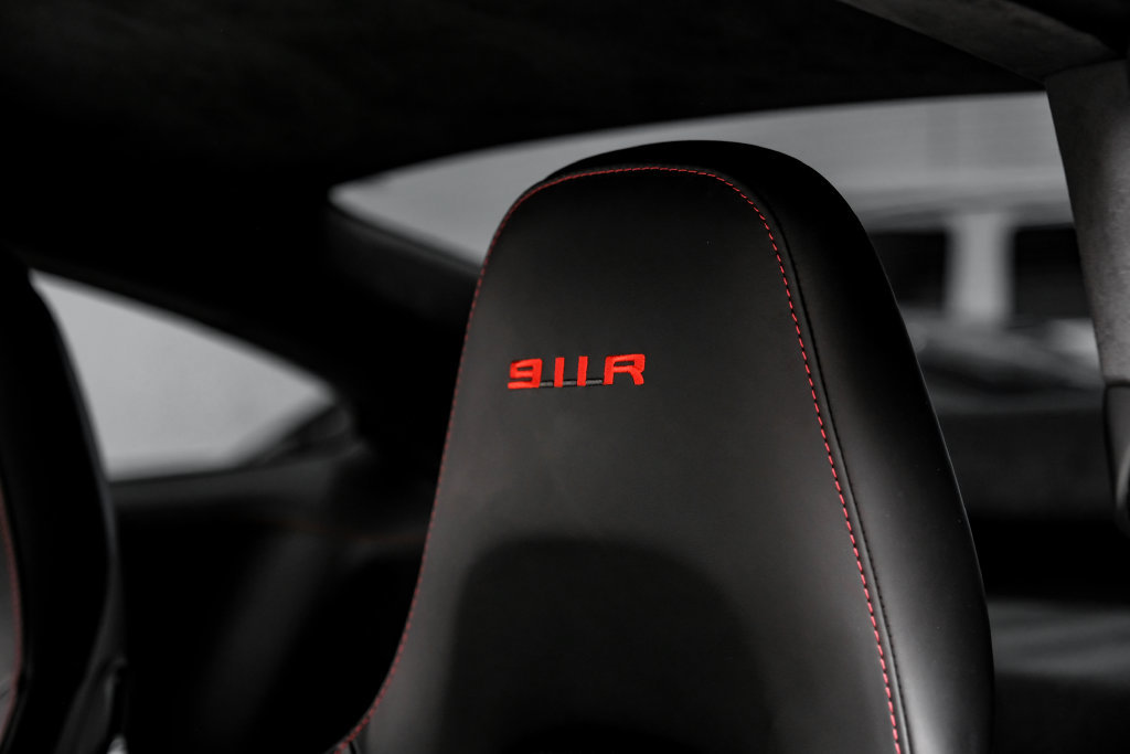 Used 2016 Porsche 911 R RWD image 38