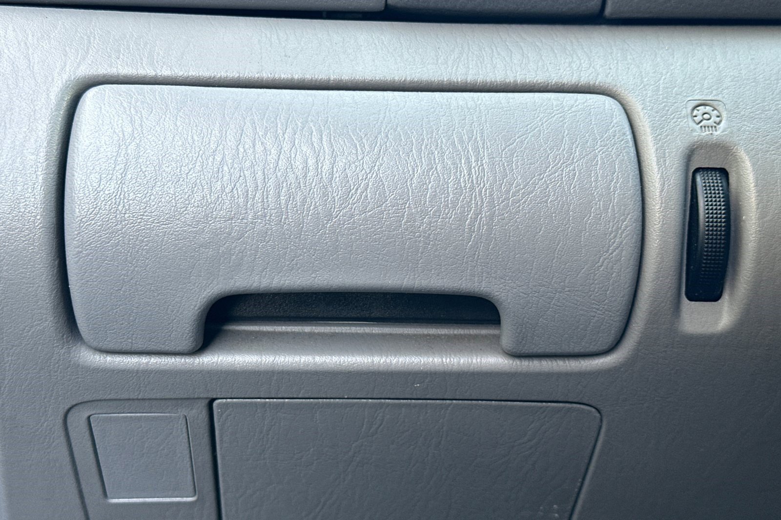 Used 2004 Toyota Camry LE image 31