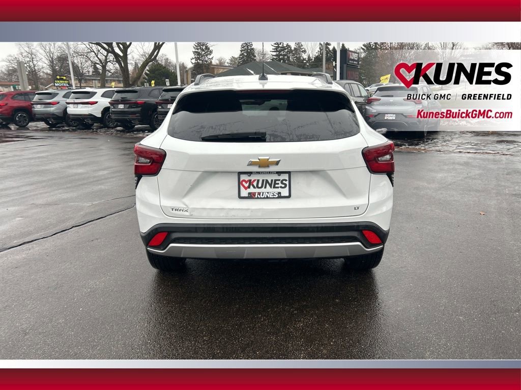 Used 2025 Chevrolet Trax LT image 5