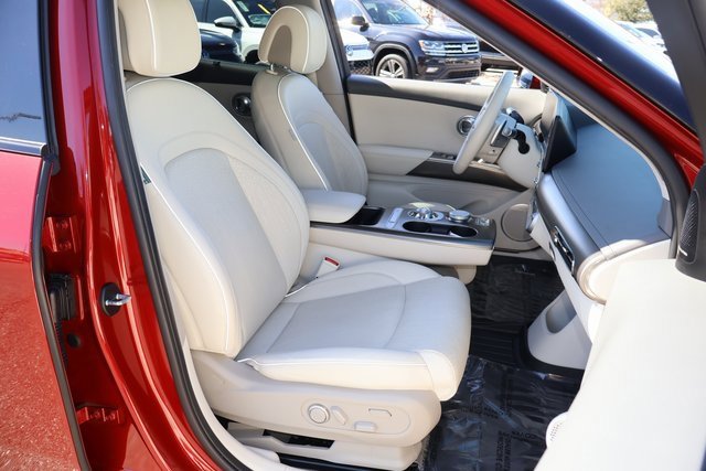 Used 2023 Genesis GV60 Advanced image 19