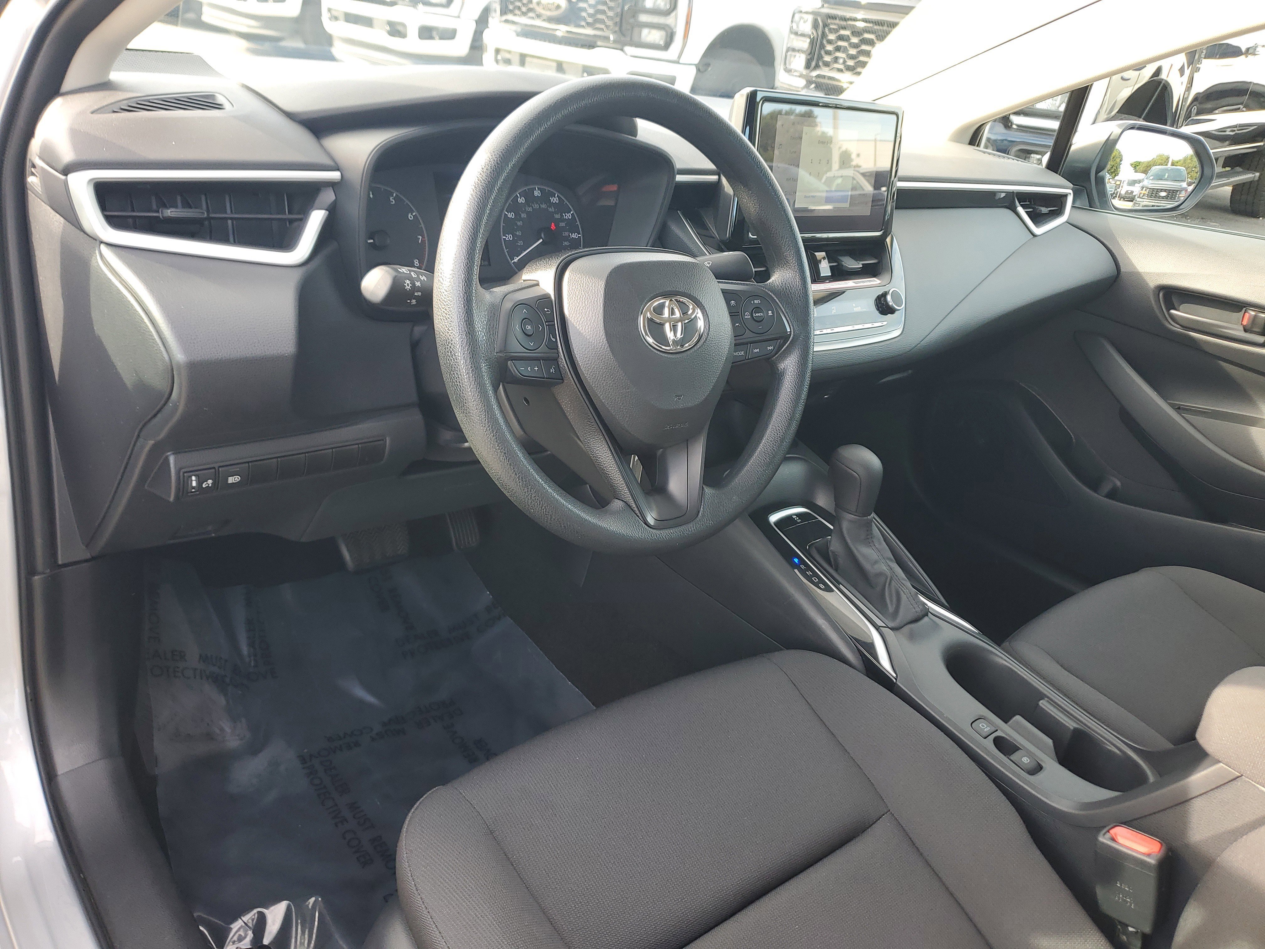 Used 2024 Toyota Corolla LE image 7