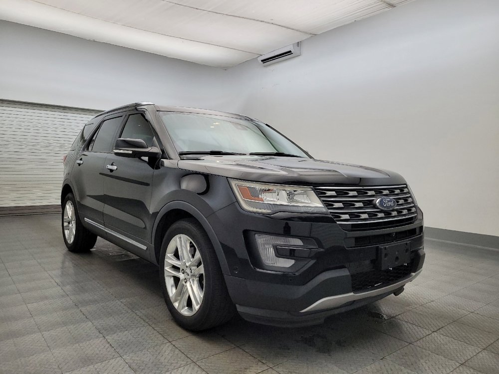 Used 2017 Ford Explorer Limited w/ Equipment Group 301A FWD image 14