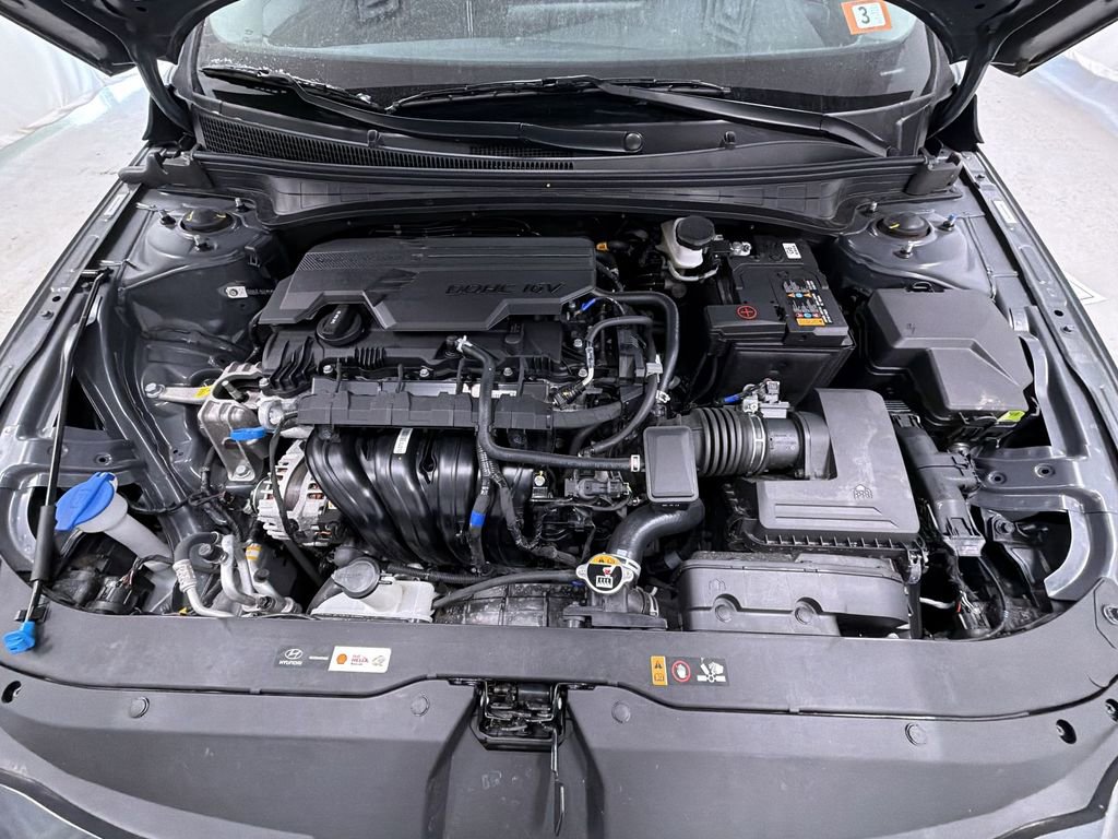 Used 2025 Hyundai Elantra SEL image 16