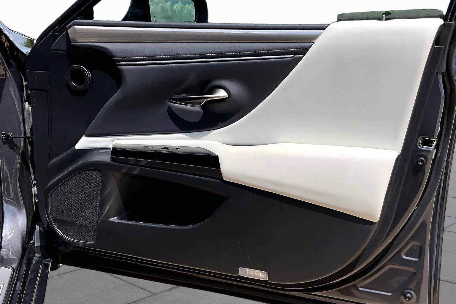 Used 2024 Lexus ES 350 F Sport w/ Accessory Package (Z2) FWD image 23