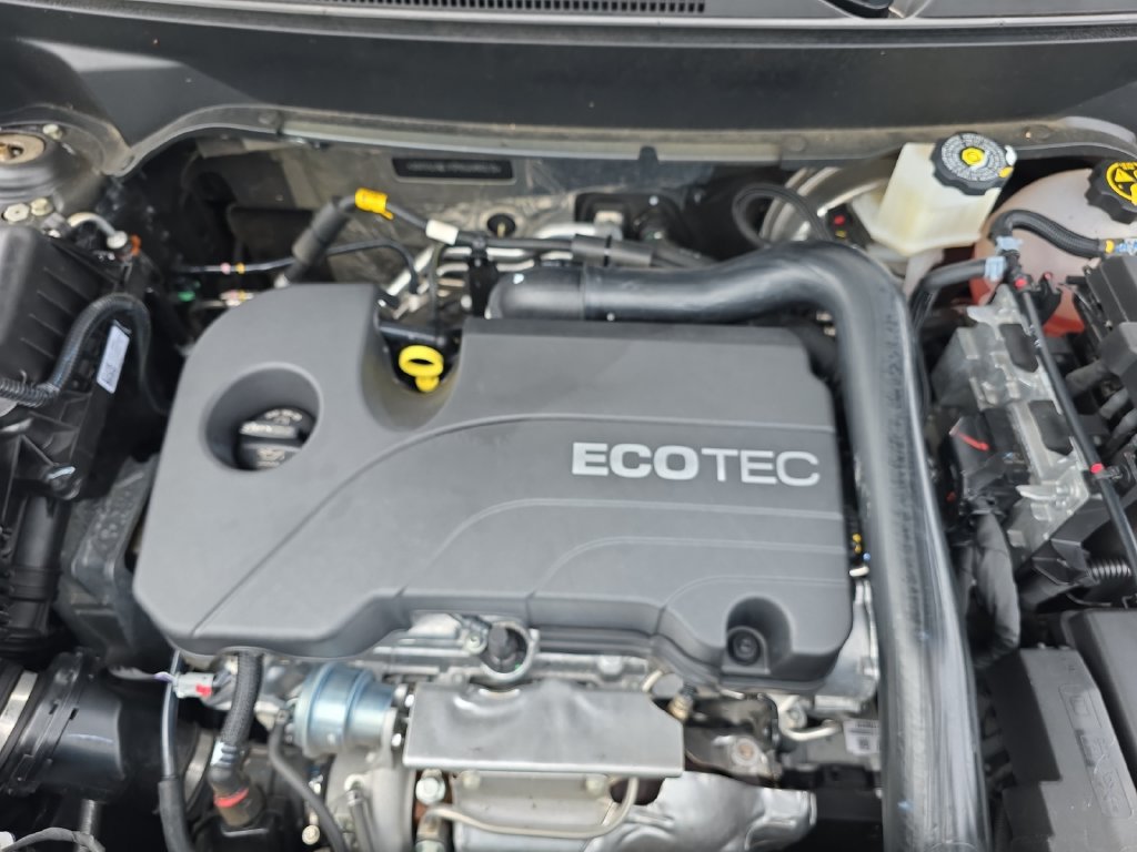 Used 2022 Chevrolet Equinox RS w/ LPO, Floor Liner Package FWD image 26