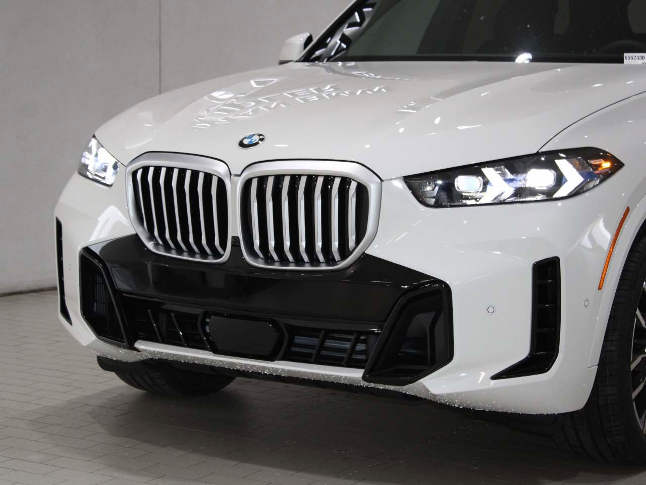 Certified 2026 BMW X5 xDrive40i AWD/4WD image 2