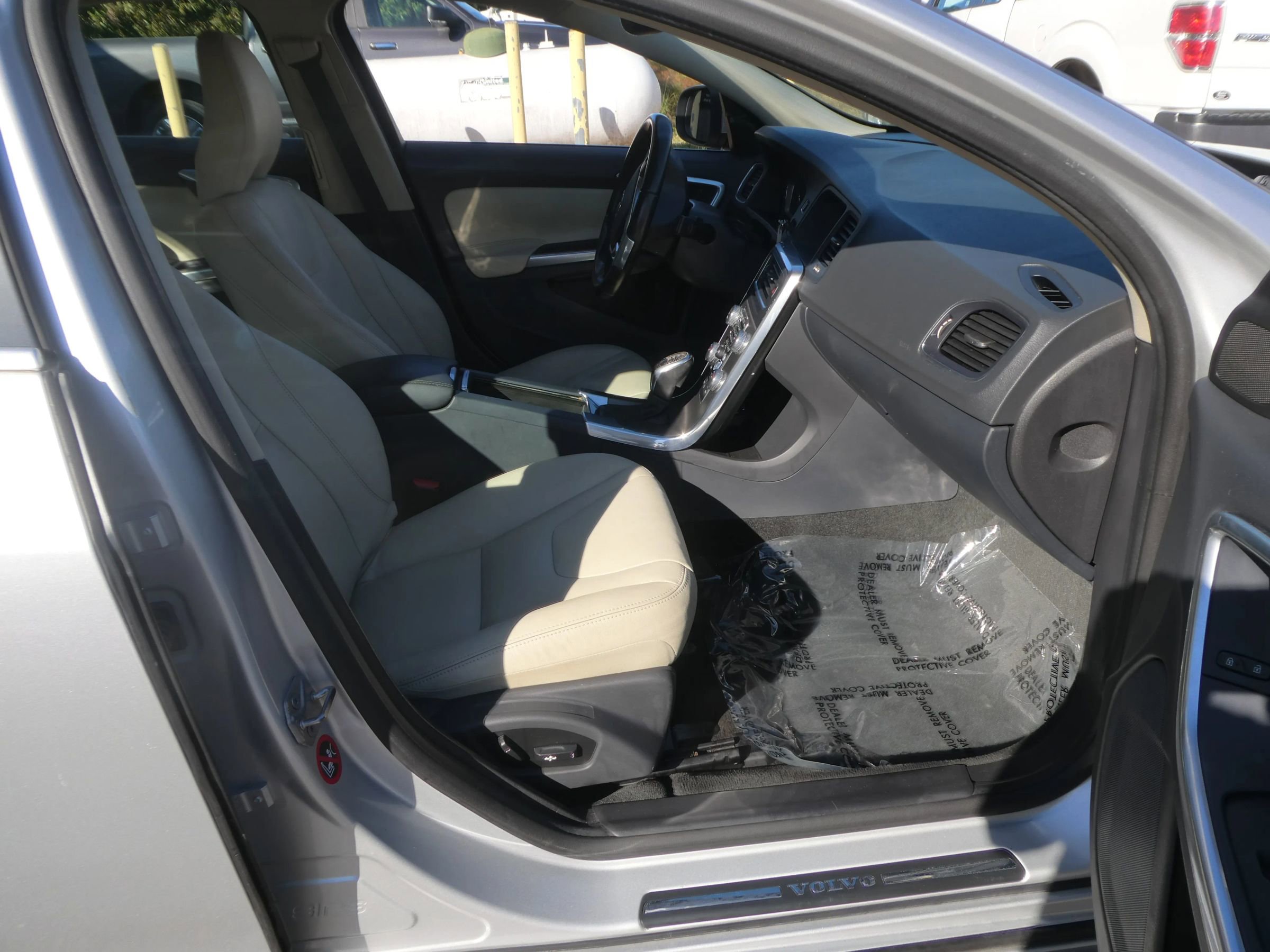 Used 2016 Volvo S60 T5 Premier w/ Convenience Package image 27