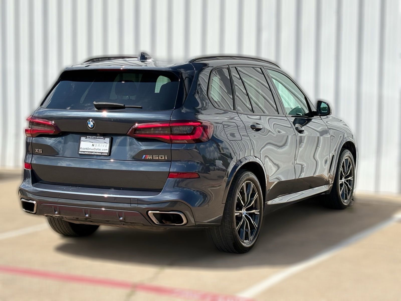 Used 2022 BMW X5 M50i w/ Premium Package image 8
