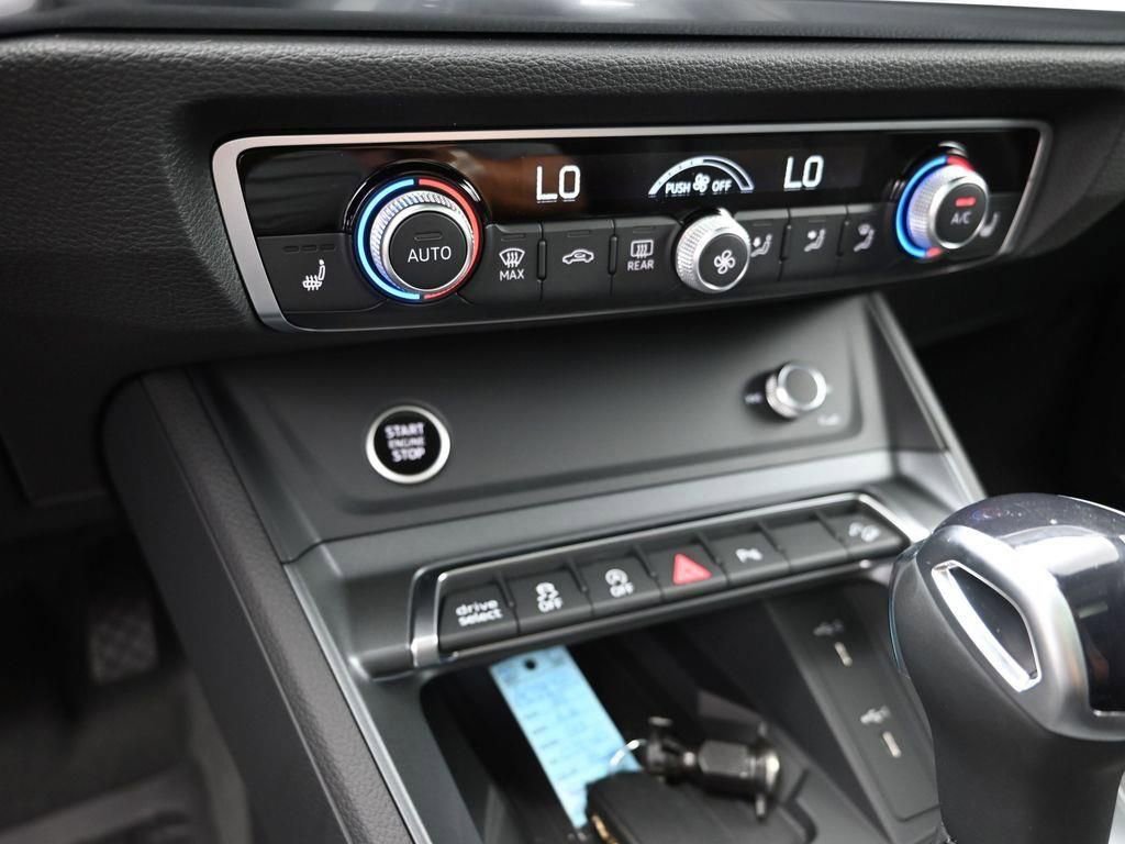 New 2025 Audi Q3 2.0T Premium image 18