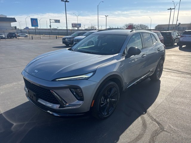 Used 2025 Buick Envision Sport Touring image 8