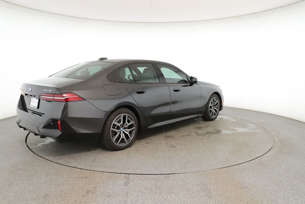 Used 2024 BMW i5 eDrive40i w/ M Sport Package image 5