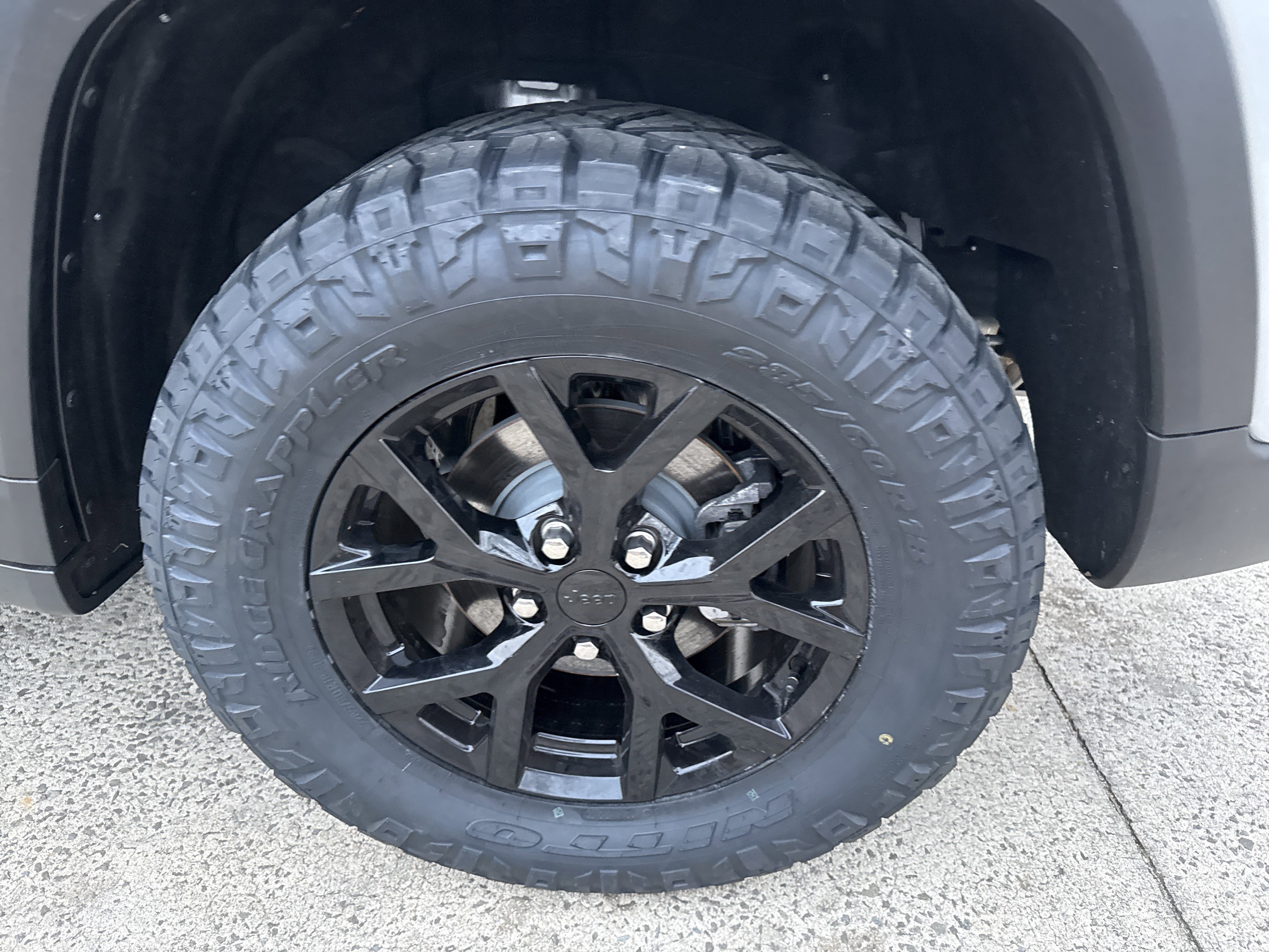 New 2025 Jeep Grand Cherokee Altitude image 17