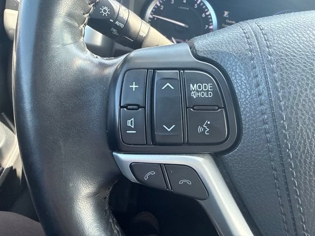 Used 2017 Toyota Highlander Limited Platinum w/ Carpet Mat Package AWD/4WD image 23