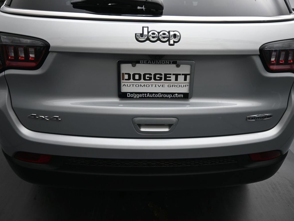 Used 2024 Jeep Compass Latitude image 14