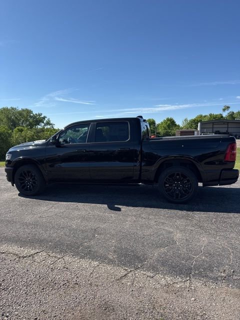Used 2025 RAM 1500 Limited AWD/4WD image 3