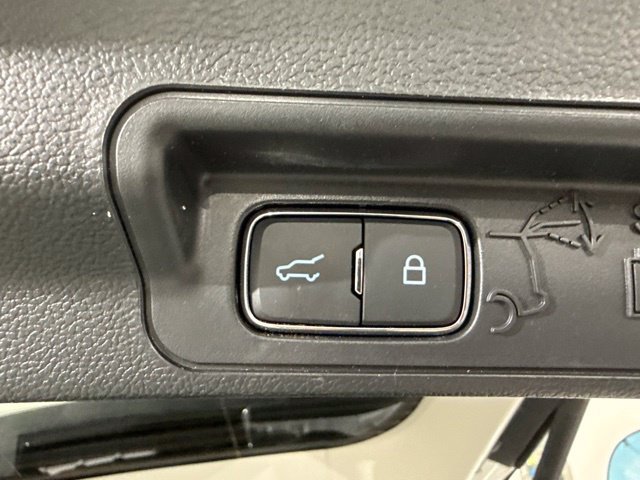Used 2025 Ford Explorer Active w/ Active Comfort Package RWD image 12
