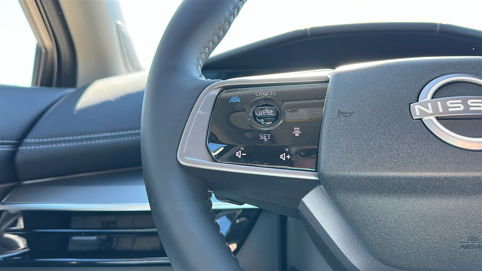 Certified 2025 Nissan Murano SL w/ Cargo Package image 16