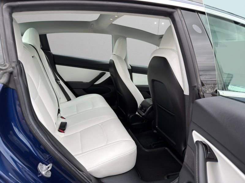 Used 2018 Tesla Model 3 Long Range image 12