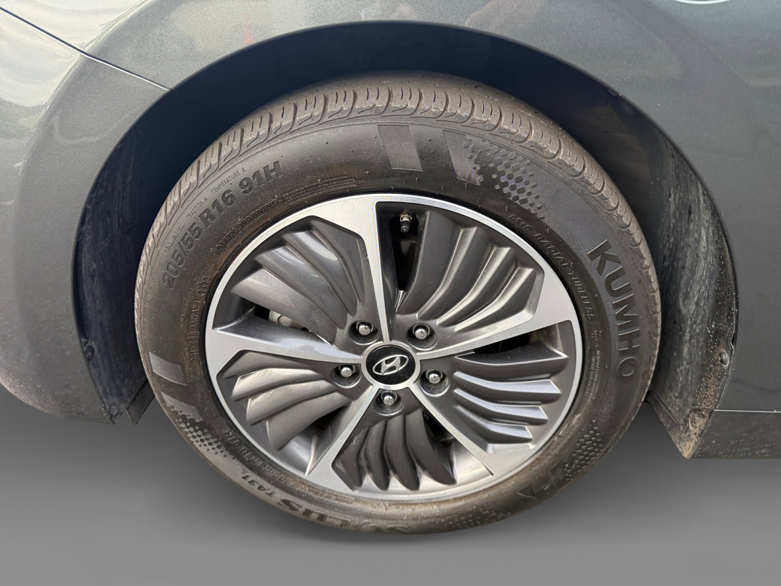 Certified 2020 Hyundai Ioniq Limited image 9