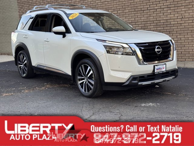 Used 2024 Nissan Pathfinder Platinum w/ Cargo Package