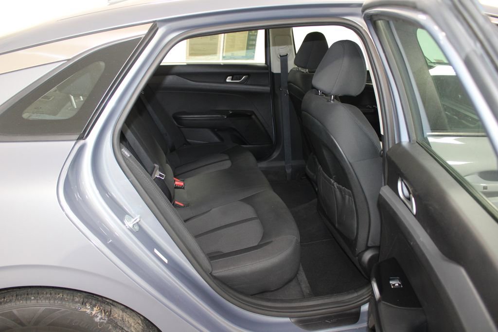 Used 2023 Kia K5 LXS image 28