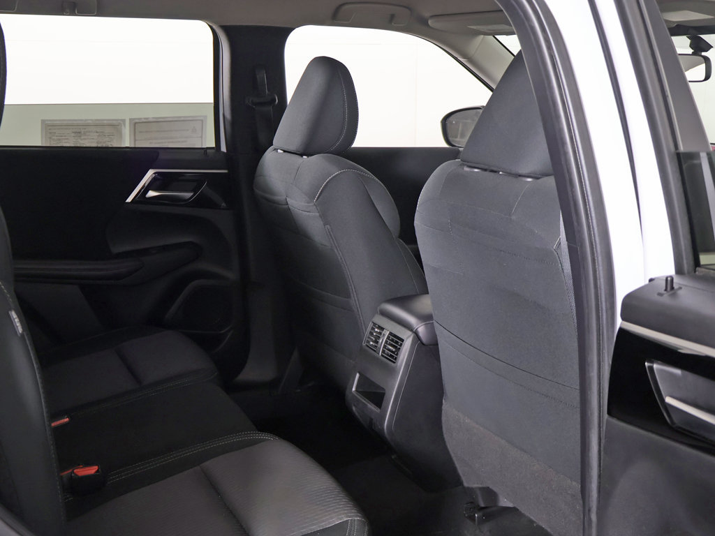 Used 2024 Mitsubishi Outlander ES AWD/4WD image 25