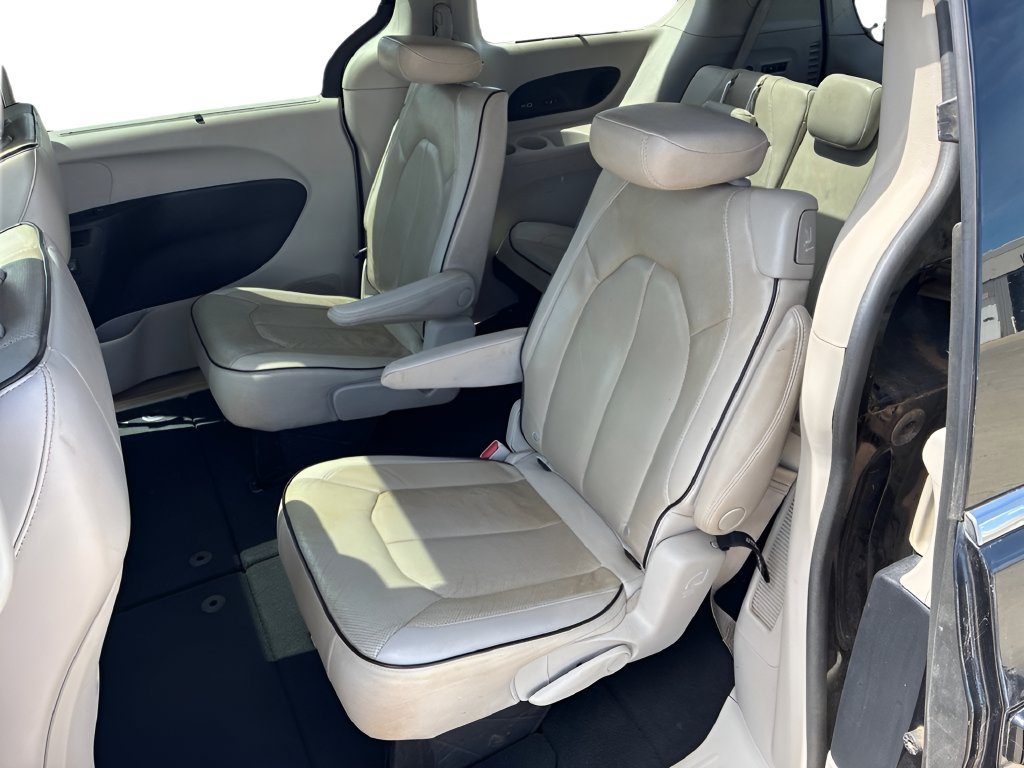 Used 2021 Chrysler Pacifica Limited w/ Premium & Safety Sphere Group AWD/4WD image 23
