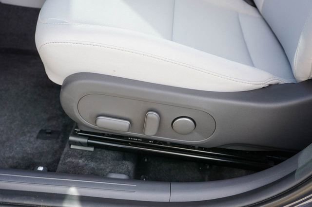 Used 2025 Hyundai Kona SEL image 12