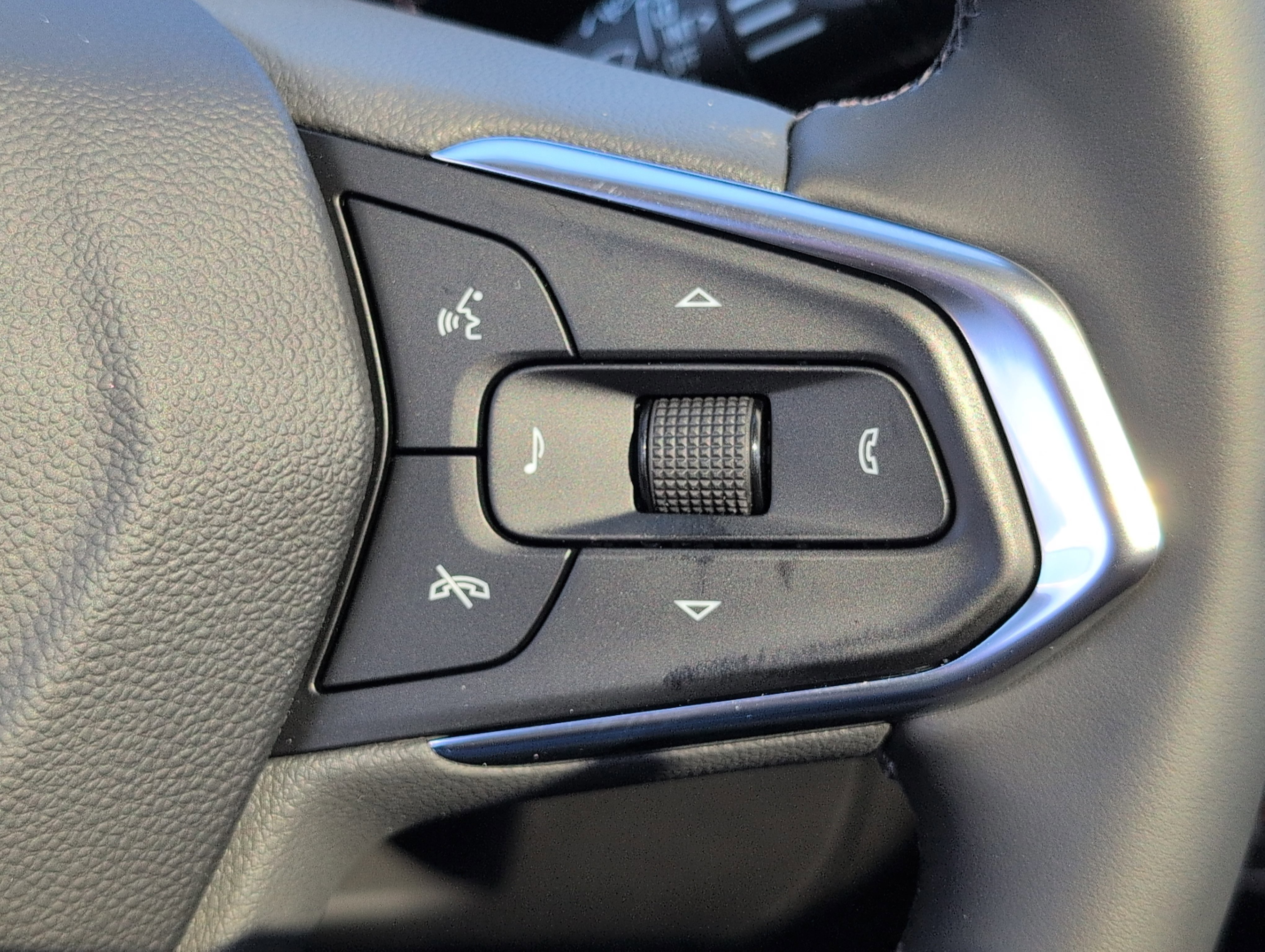 New 2026 Chevrolet Trax ACTIV w/ Sunroof Package image 25