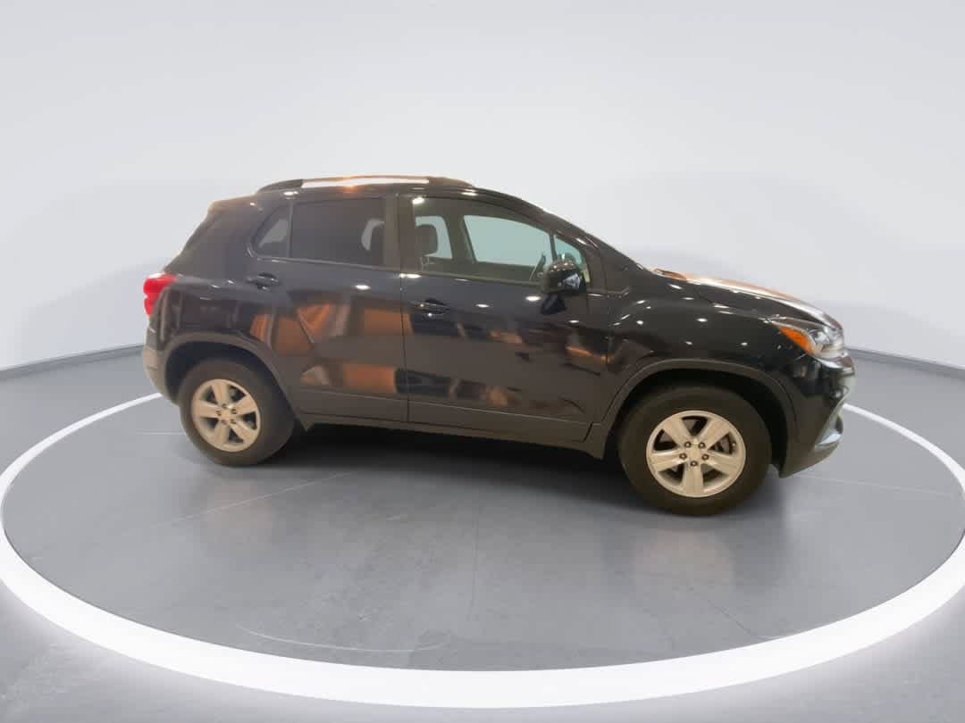 Used 2022 Chevrolet Trax LT w/ Driver Confidence Package AWD/4WD image 9
