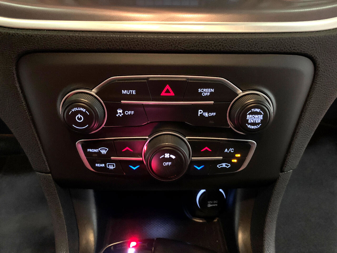 Used 2022 Dodge Charger SXT image 35