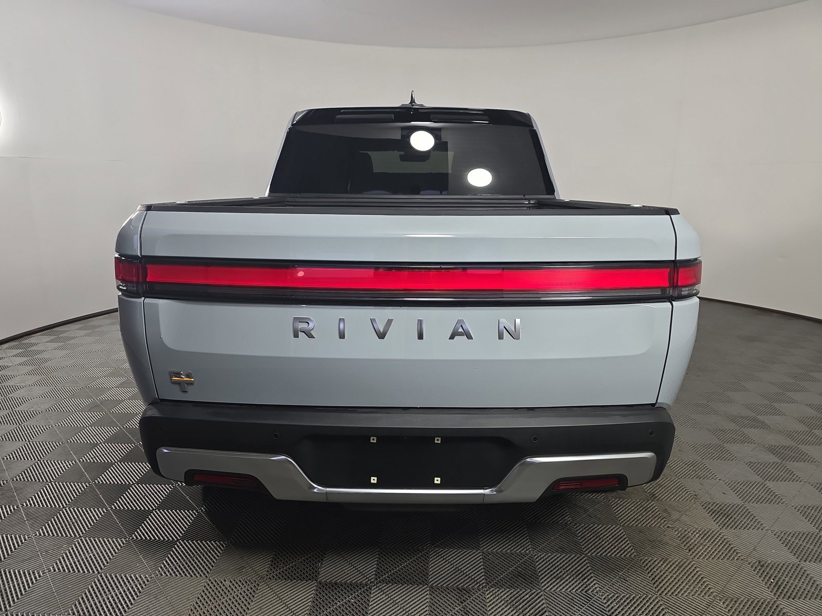 Used 2023 Rivian R1T Adventure AWD/4WD image 4