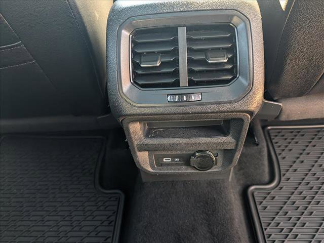 Certified 2023 Volkswagen Tiguan SE R-Line AWD/4WD image 16