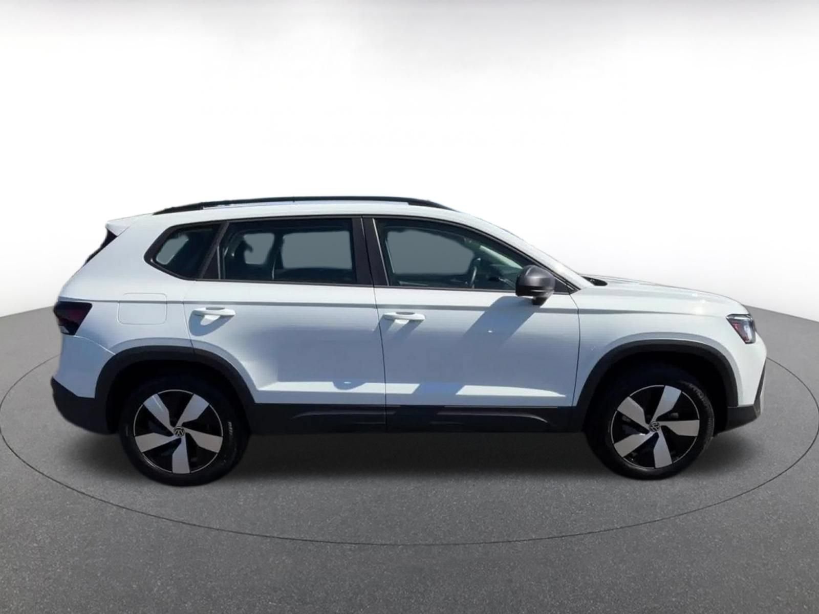 Used 2026 Volkswagen Taos S AWD/4WD image 16
